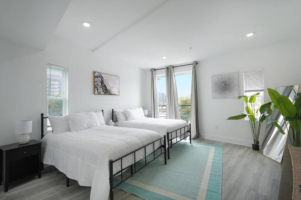Enjoy City Skyline Views From Private Roofdeck! Washington Exterior photo