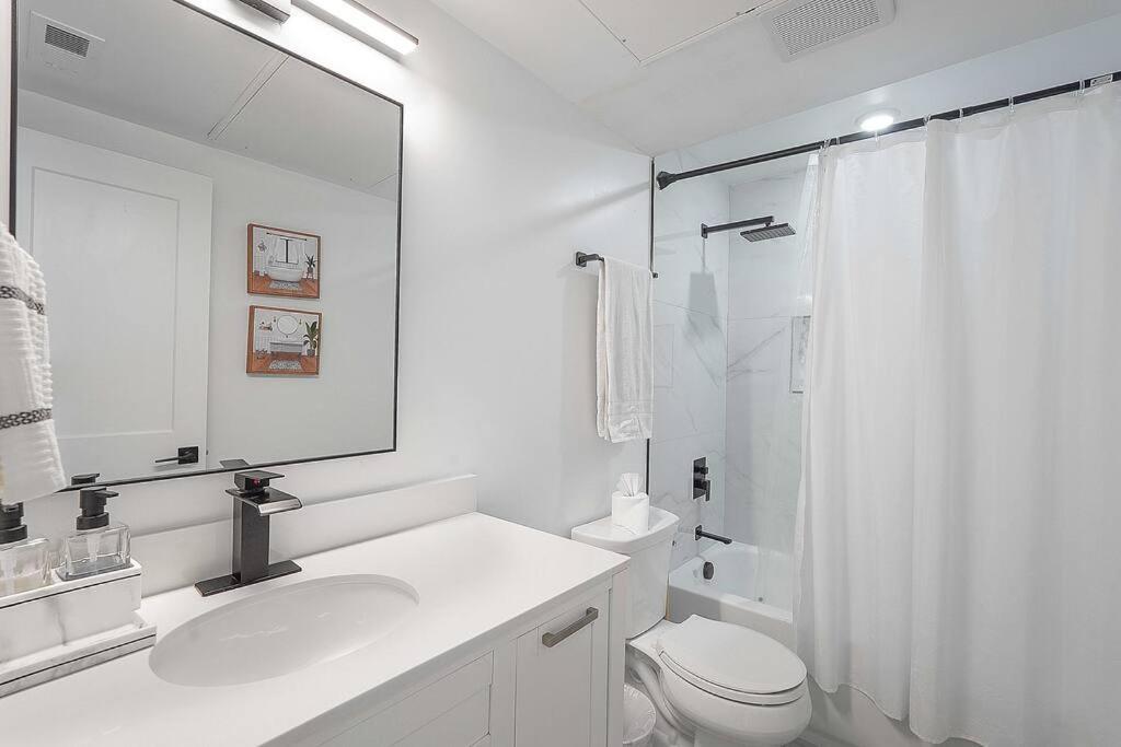 Enjoy City Skyline Views From Private Roofdeck! Washington Exterior photo
